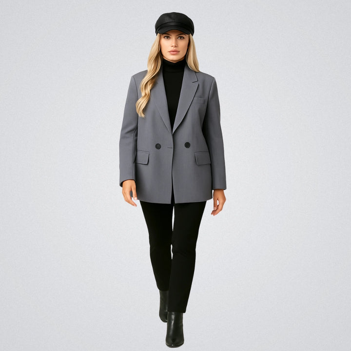 MULHER-ELEGANTE-USANDO-BLAZER-FEMININO-ALONGADO-VIENA-CINZA